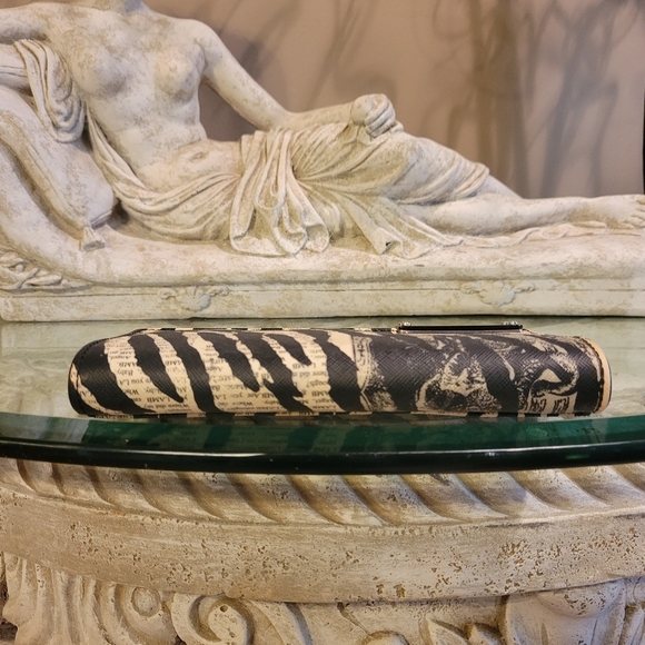 L.A.M.B. by Gwen Stefani Zebra Newsprint Wallet Clutch Luxury Designer Bag #603 - Picture 8 of 13